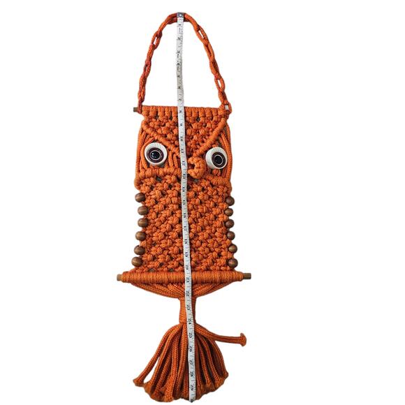 Vintage 1970s Orange Macramé Owl Wall Hanging Retro Wood Beads Boho Fall Autumn - Picture 6 of 13